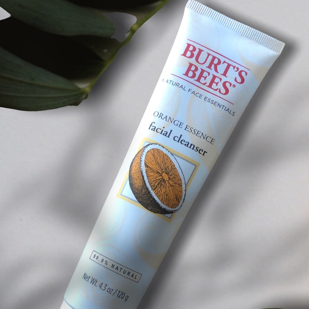 Burt’s Bees 🐝 Orange 🍊 Essence Facial Cleanser